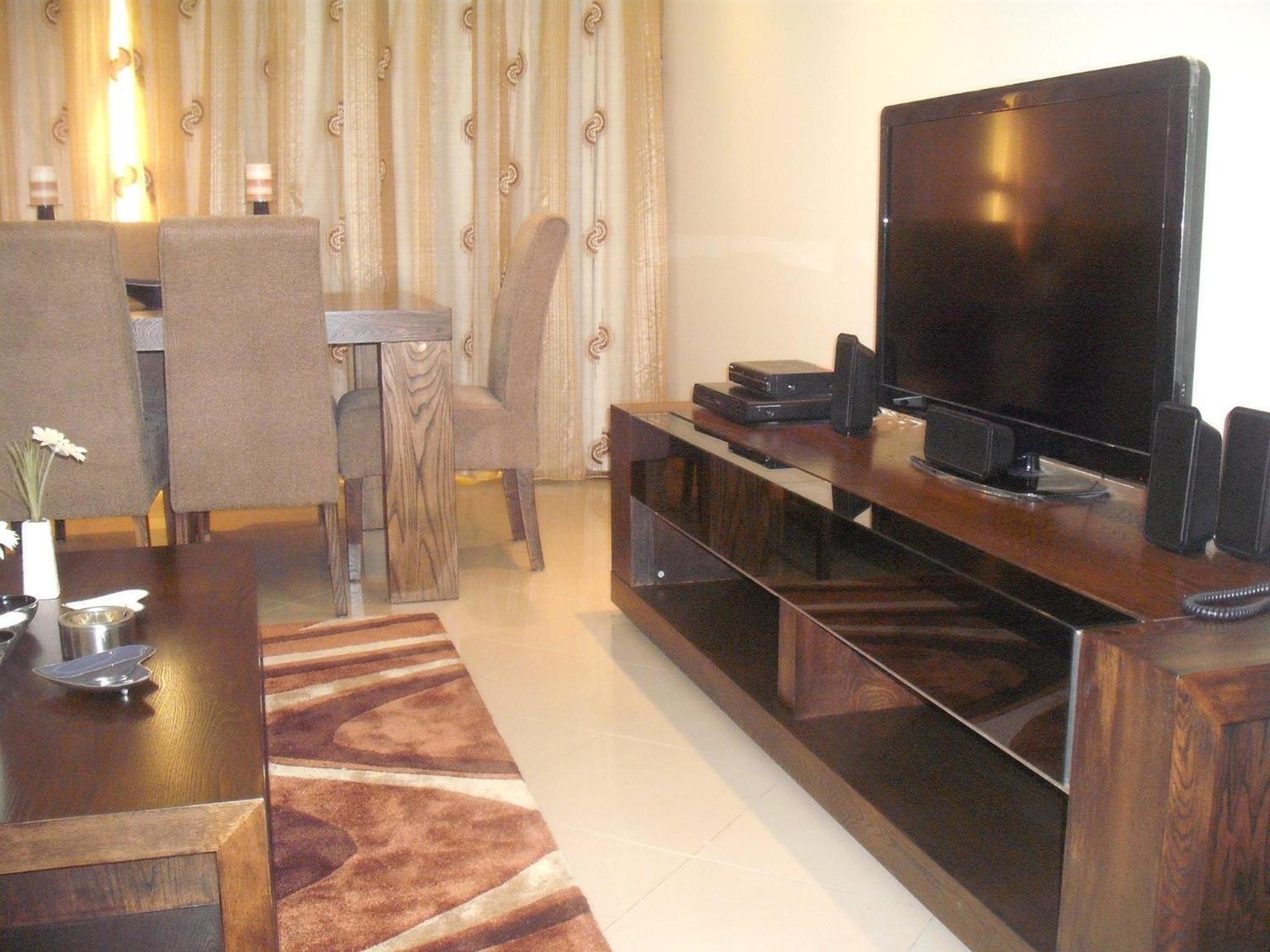 Abu Dhabi Plaza Hotel Apartments Bagian luar foto