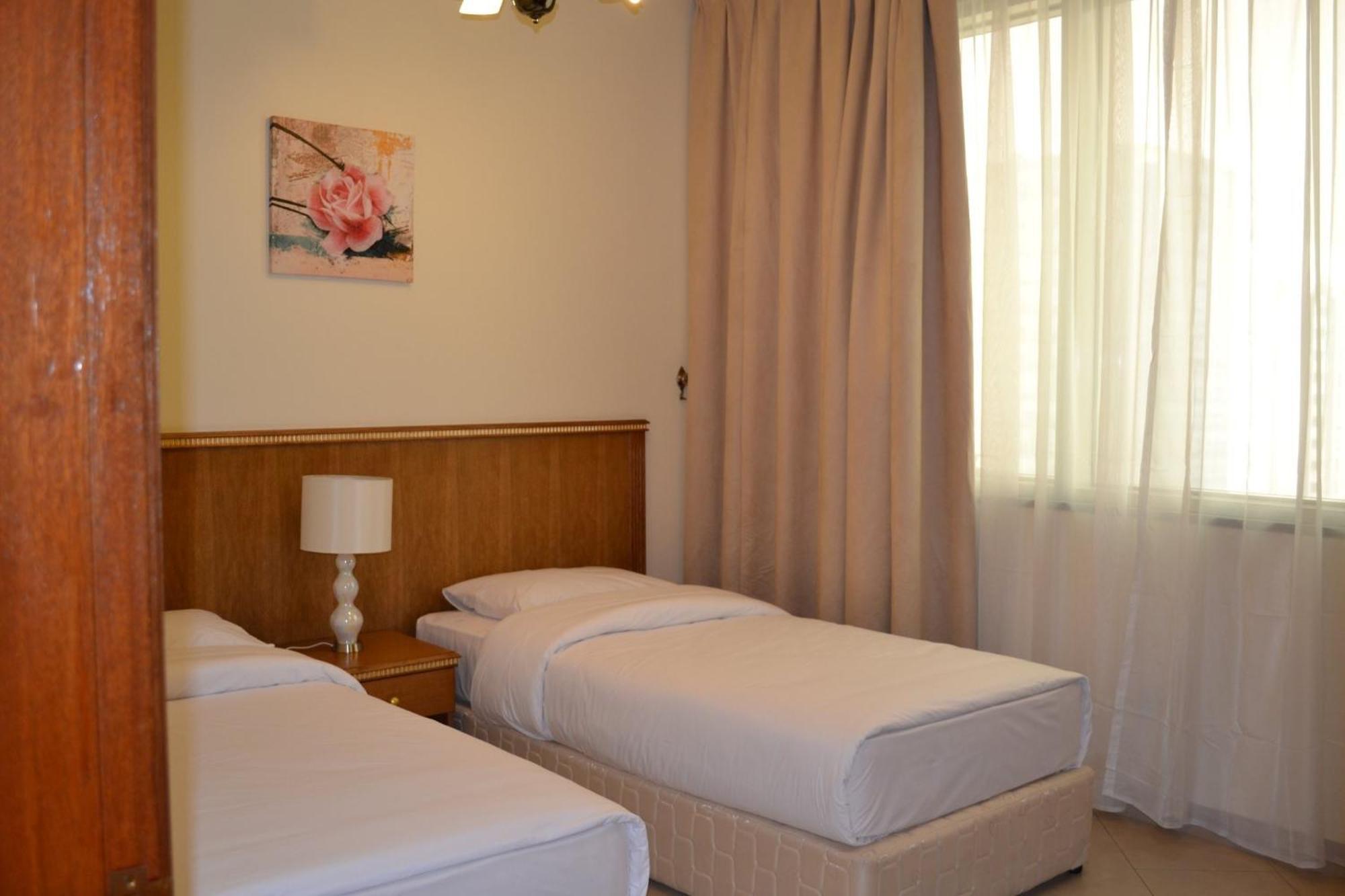 Abu Dhabi Plaza Hotel Apartments Bagian luar foto