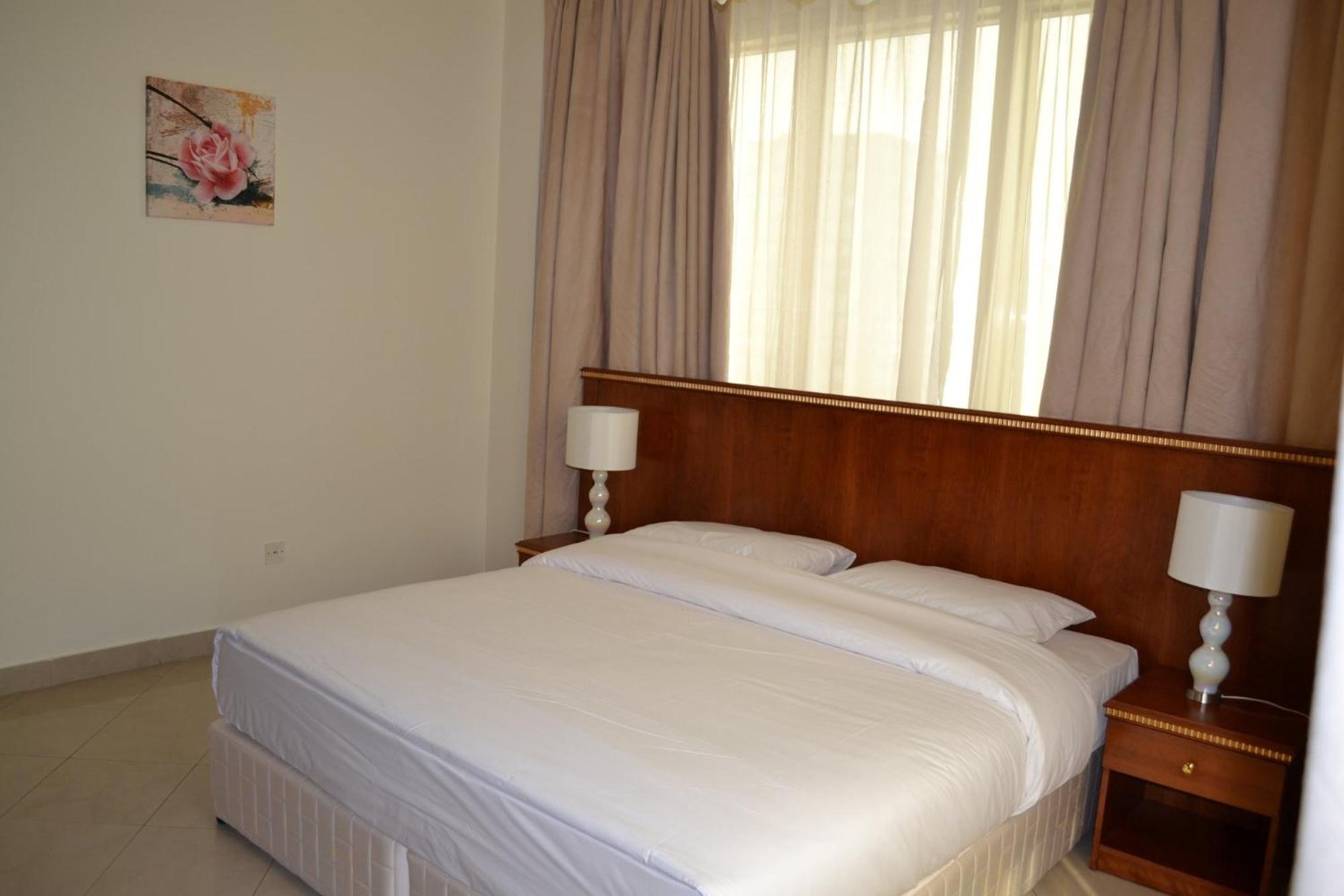 Abu Dhabi Plaza Hotel Apartments Bagian luar foto