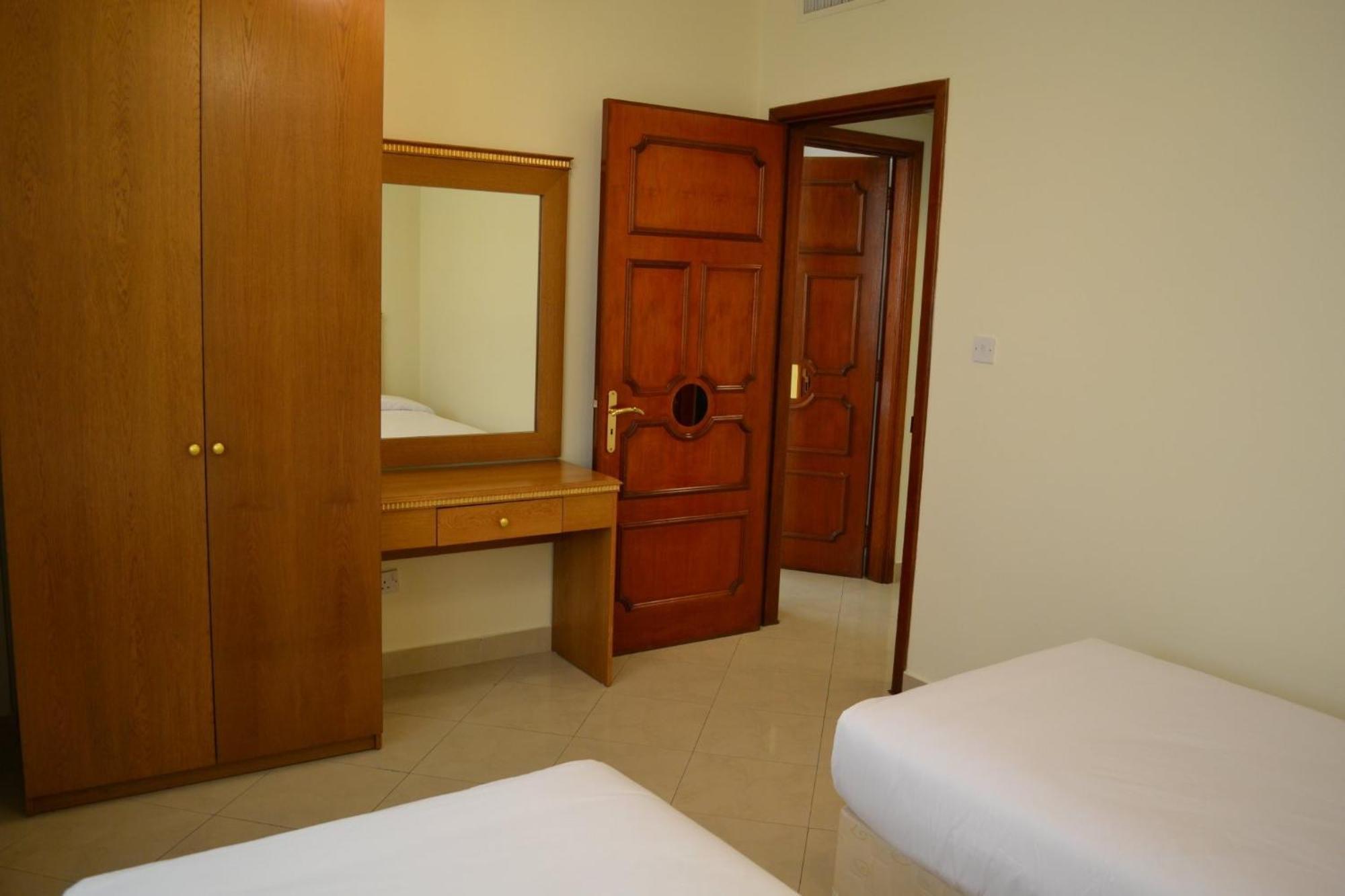 Abu Dhabi Plaza Hotel Apartments Bagian luar foto