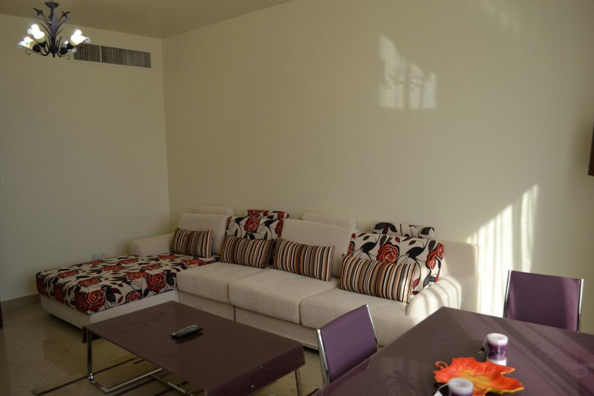 Abu Dhabi Plaza Hotel Apartments Bagian luar foto