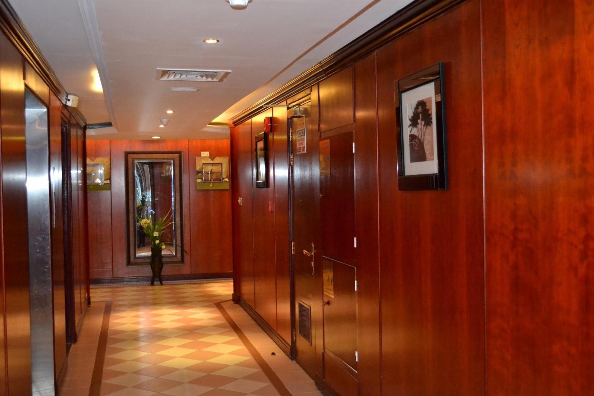 Abu Dhabi Plaza Hotel Apartments Bagian luar foto