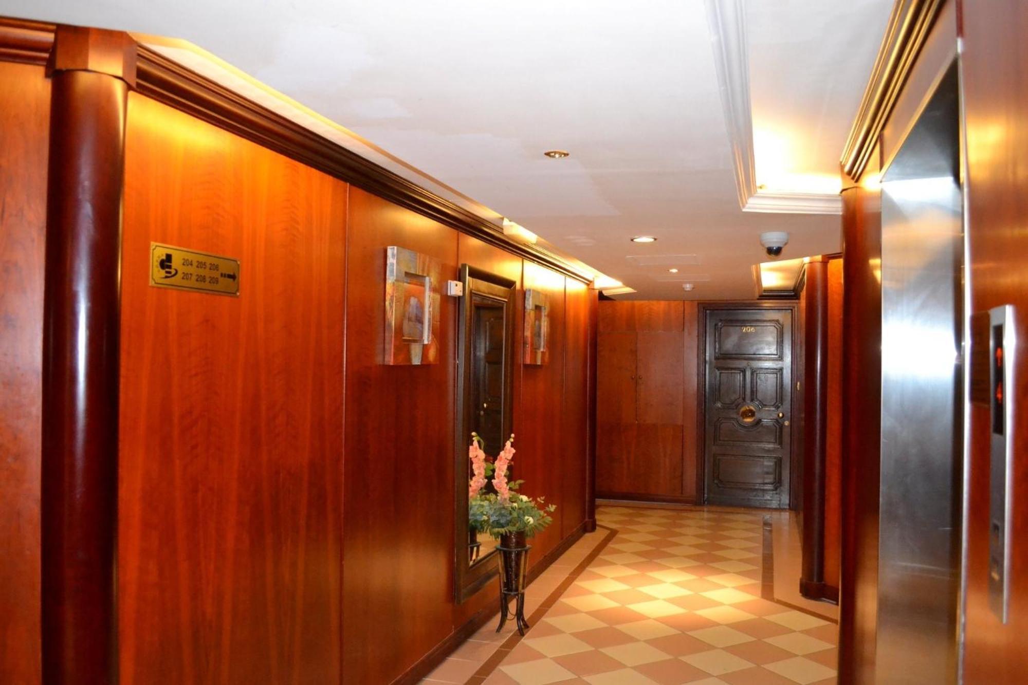 Abu Dhabi Plaza Hotel Apartments Bagian luar foto