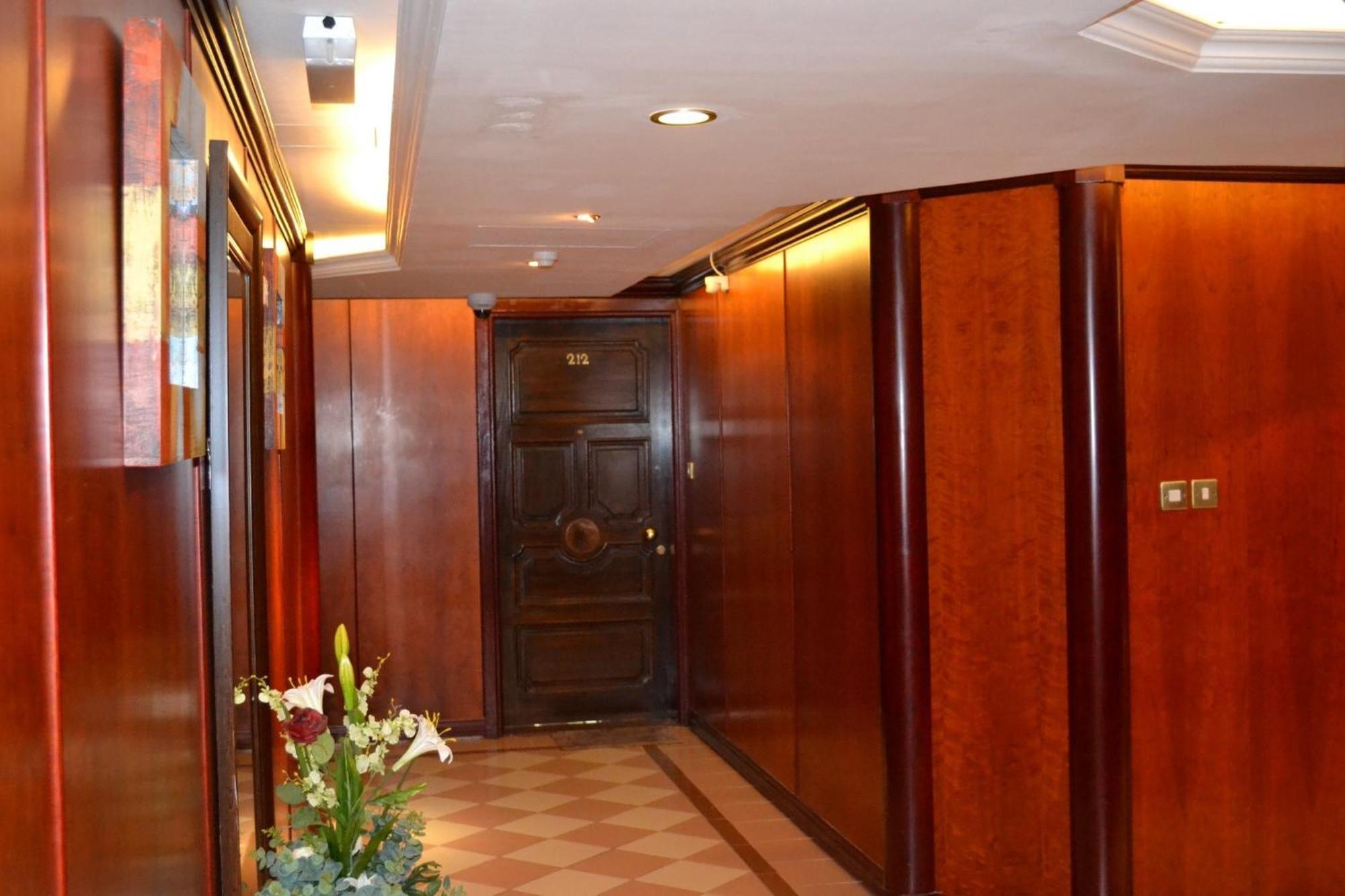 Abu Dhabi Plaza Hotel Apartments Bagian luar foto