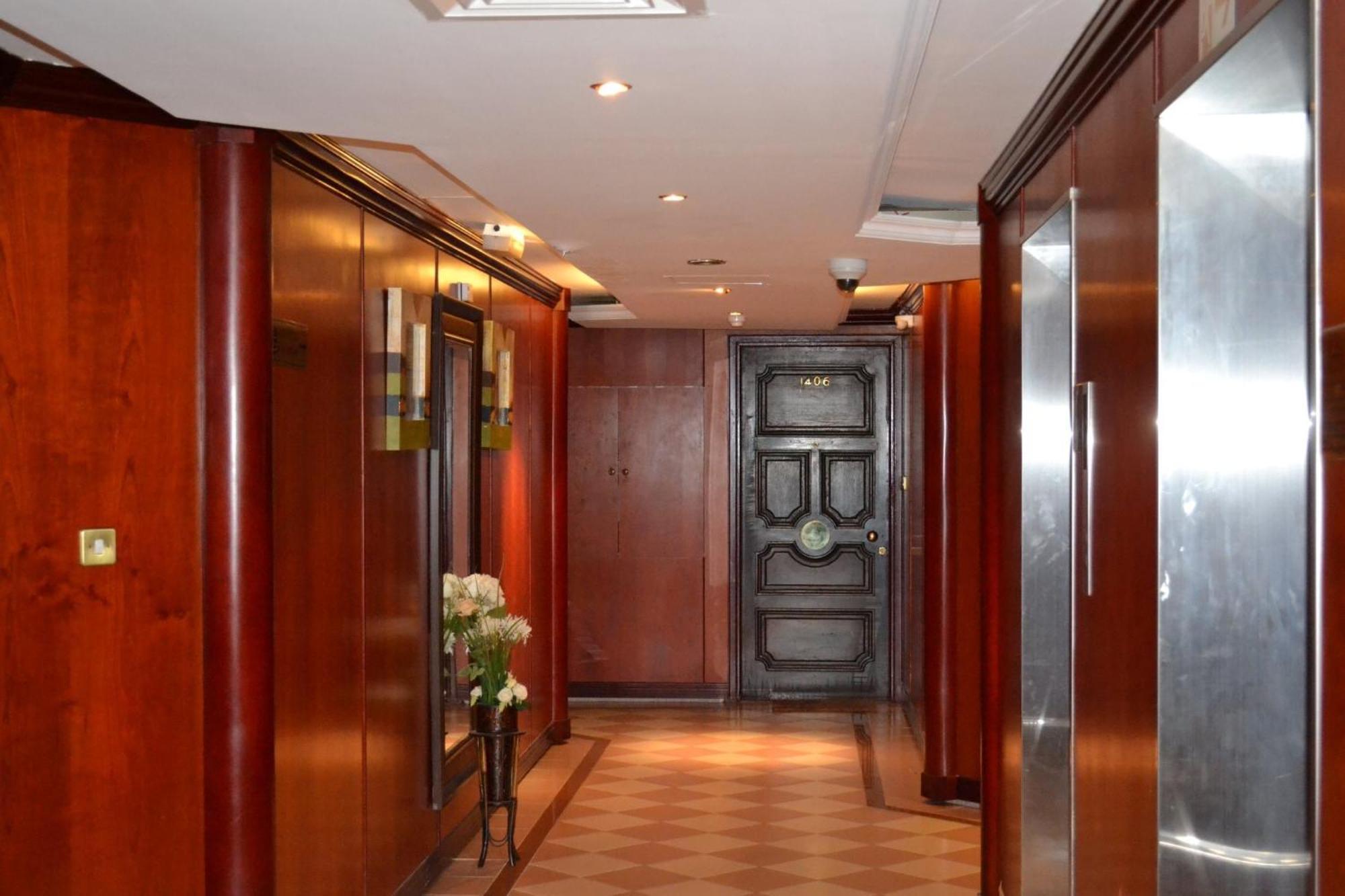 Abu Dhabi Plaza Hotel Apartments Bagian luar foto