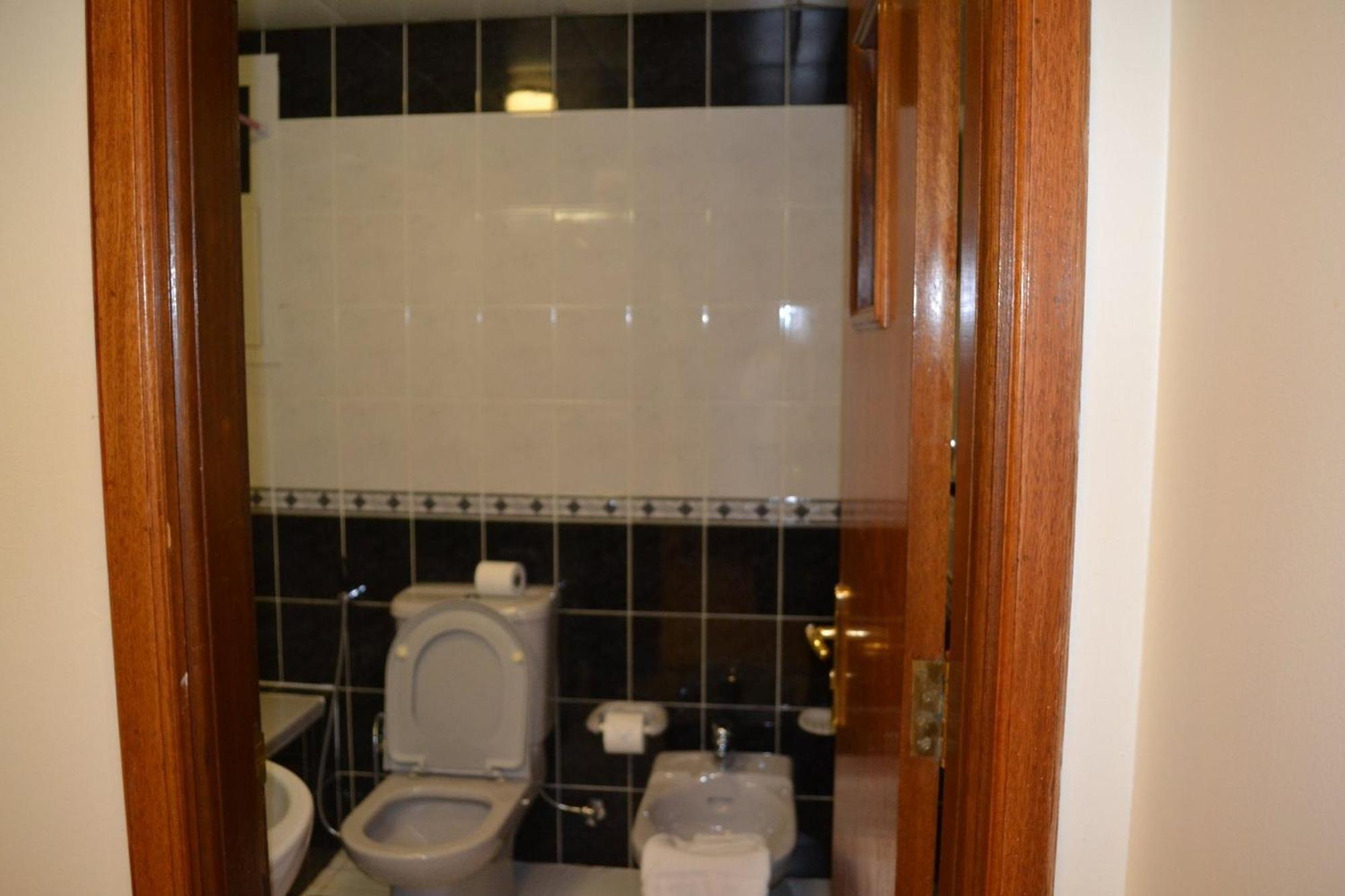 Abu Dhabi Plaza Hotel Apartments Bagian luar foto