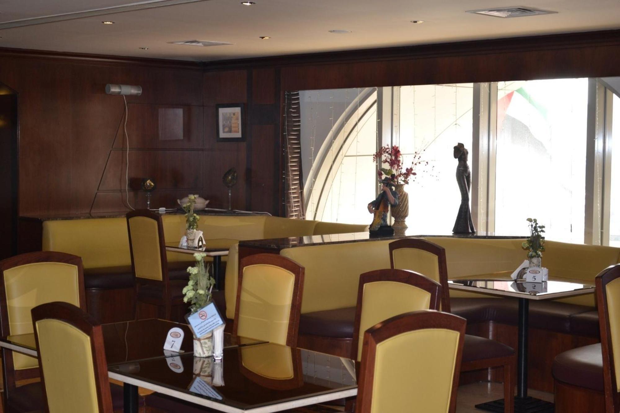 Abu Dhabi Plaza Hotel Apartments Bagian luar foto
