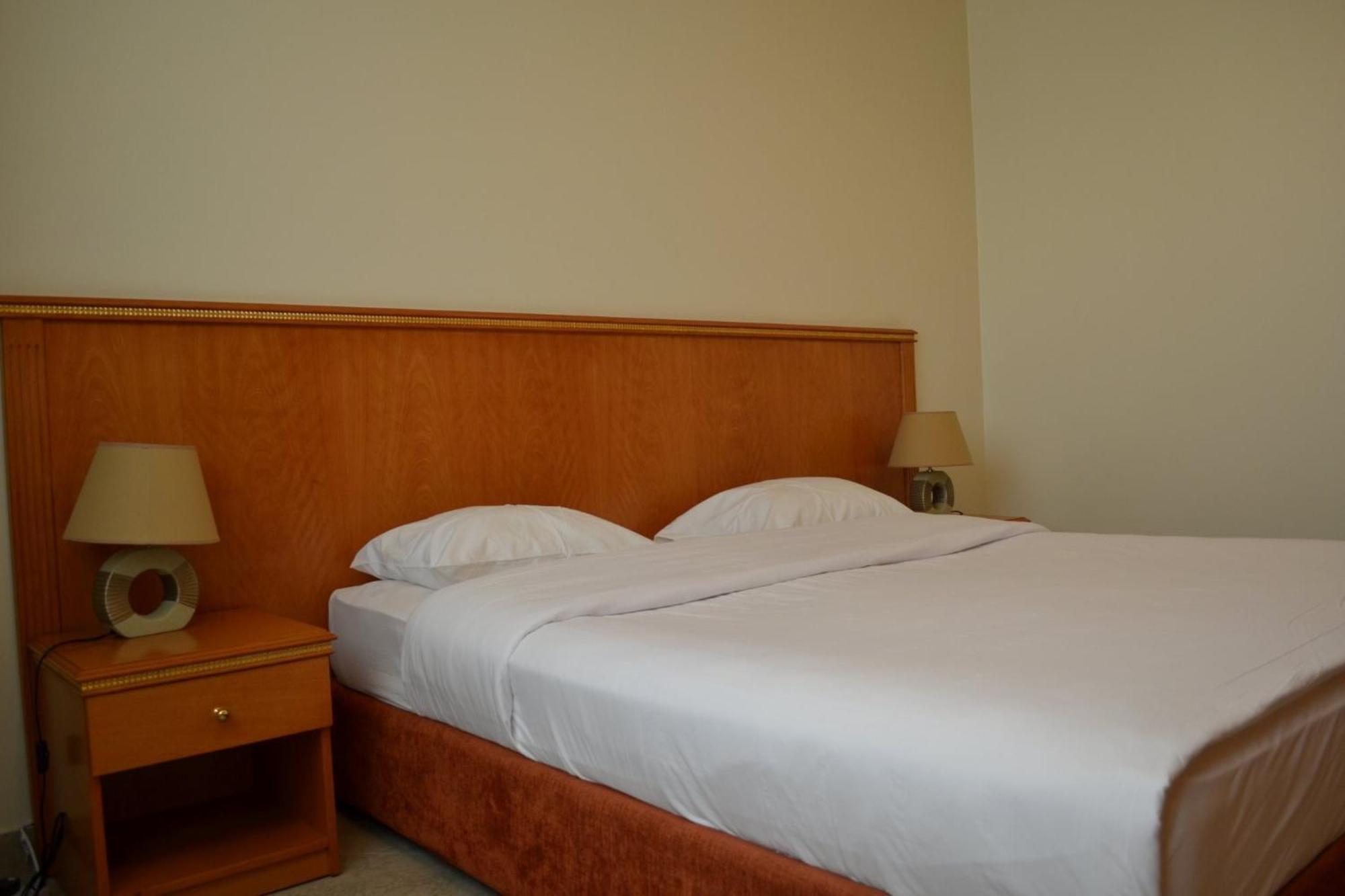 Abu Dhabi Plaza Hotel Apartments Bagian luar foto
