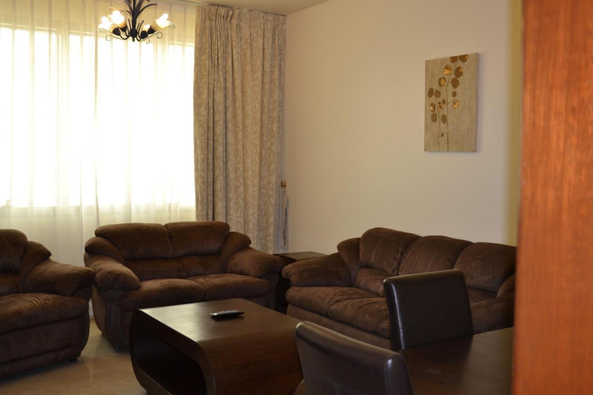 Abu Dhabi Plaza Hotel Apartments Bagian luar foto