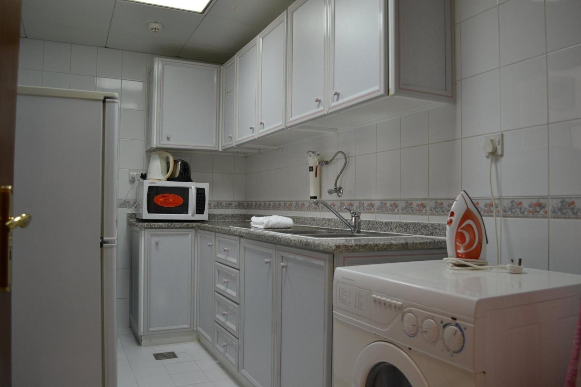 Abu Dhabi Plaza Hotel Apartments Bagian luar foto